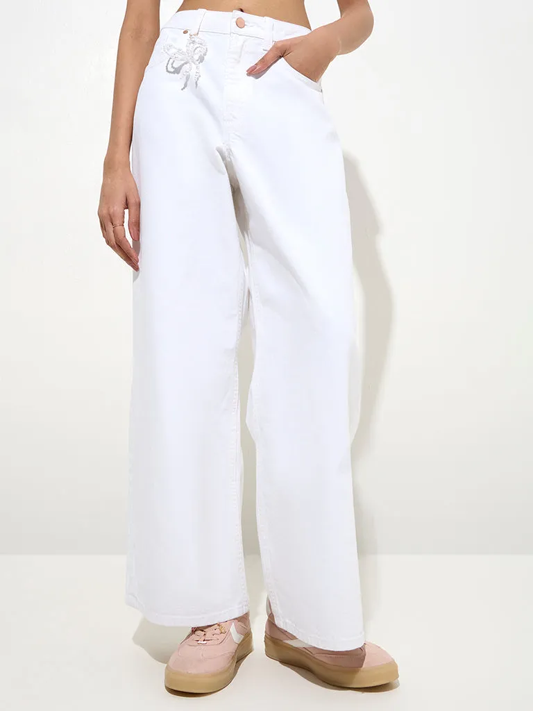 Nuon White Relaxed - Fit High - Rise Jeans